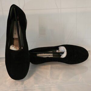 PREVIEW Nordstrom Collection Suede Black Ladies Flats 6.5M
